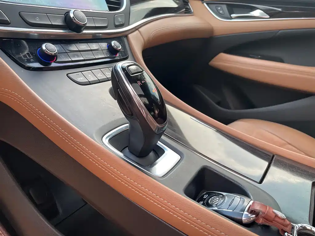 Buick LaCrosse — миниатюра 24