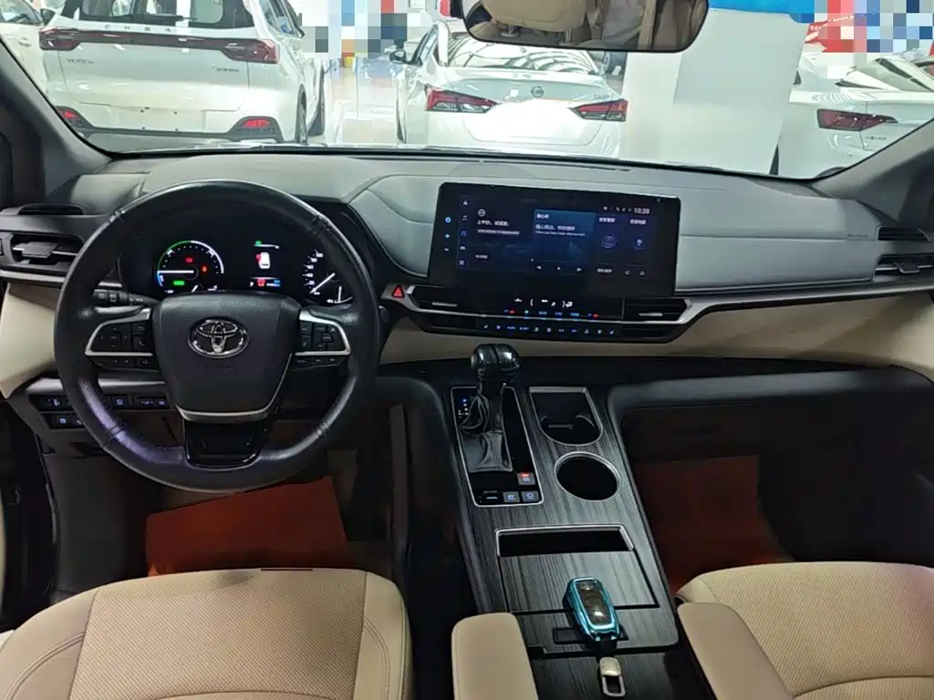 Toyota Granvia — миниатюра 10
