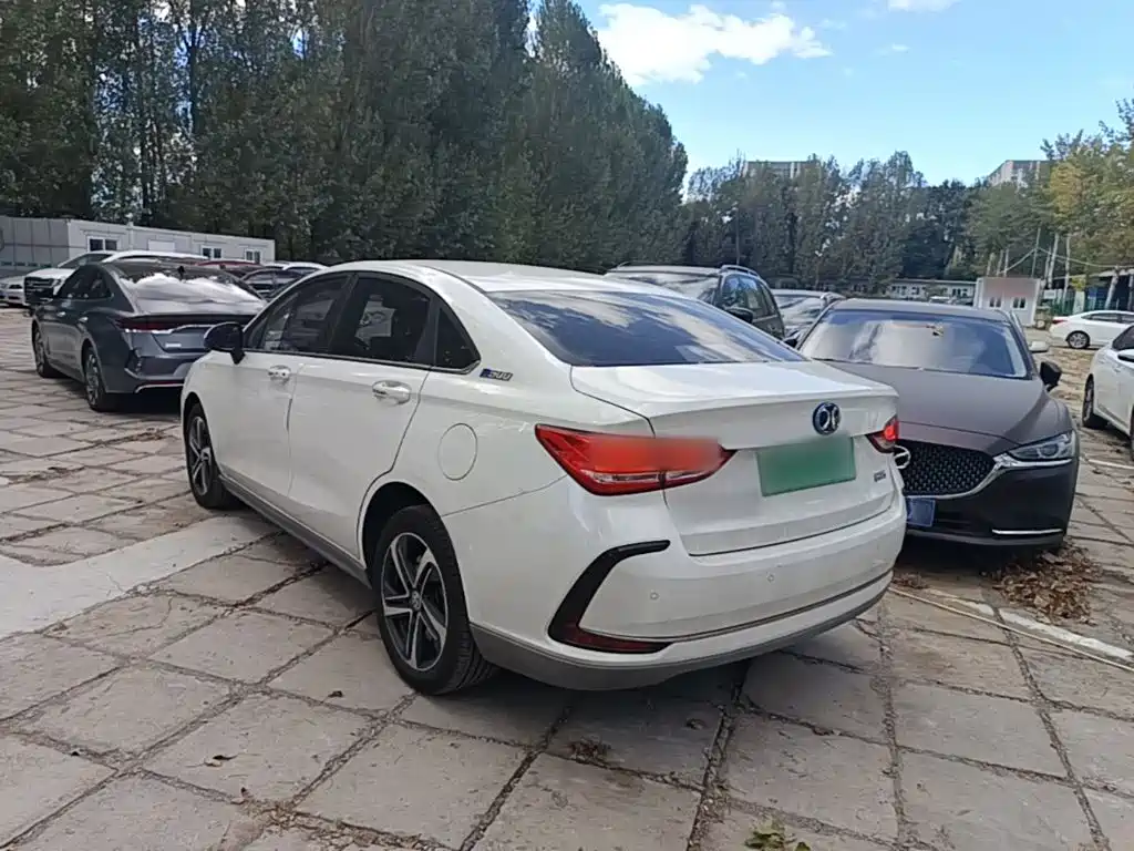 BAIC EU5 — миниатюра 5