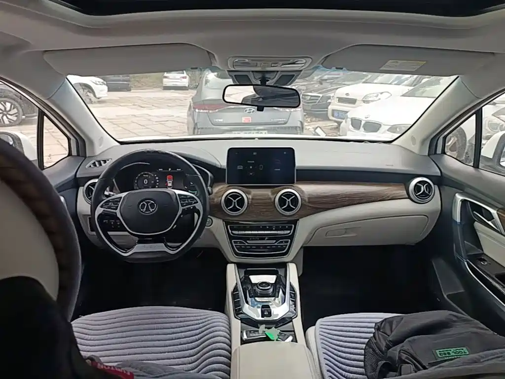 BAIC EU5 — миниатюра 10