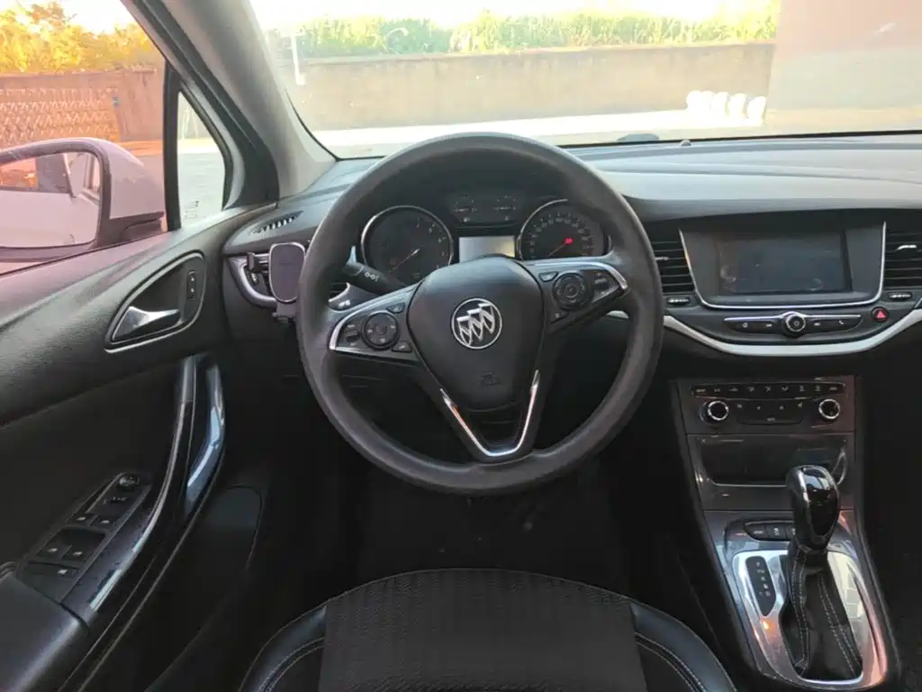 Buick Verano — миниатюра 11