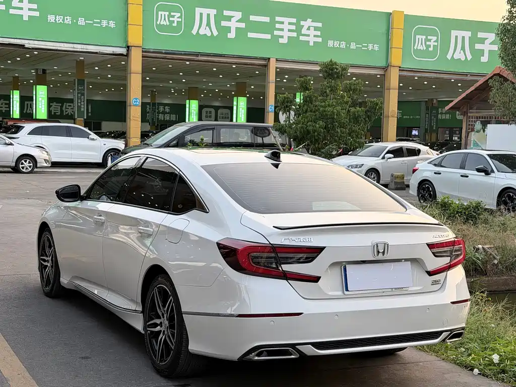 Honda Accord — миниатюра 13