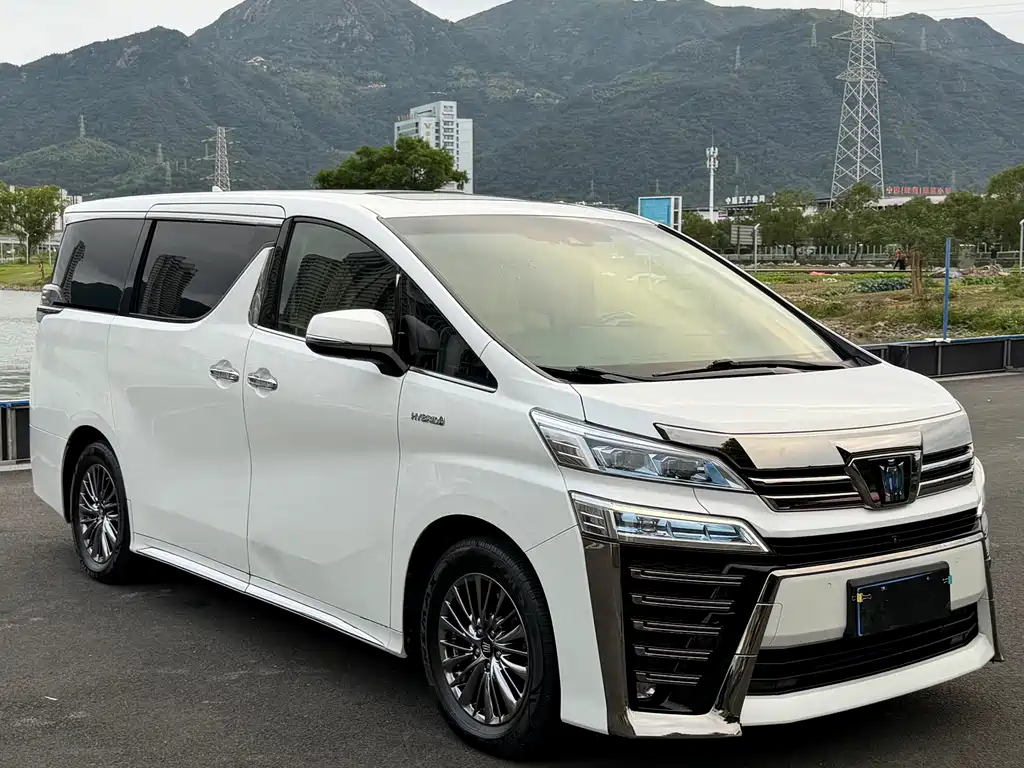 Toyota Vellfire — миниатюра 3