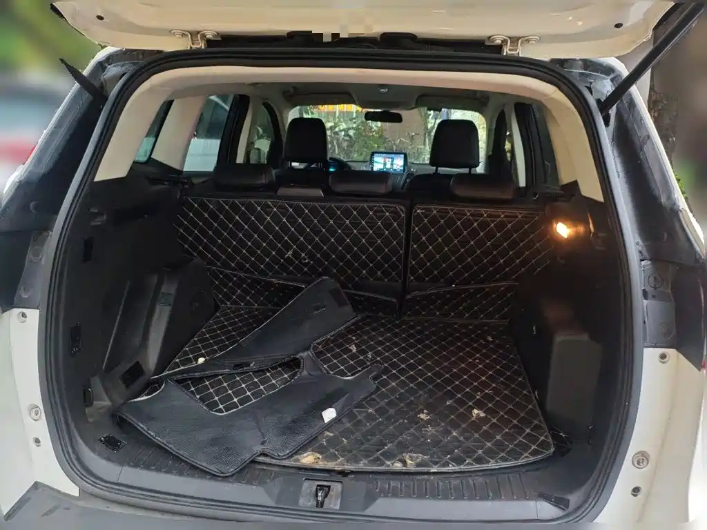 Ford Kuga — миниатюра 15