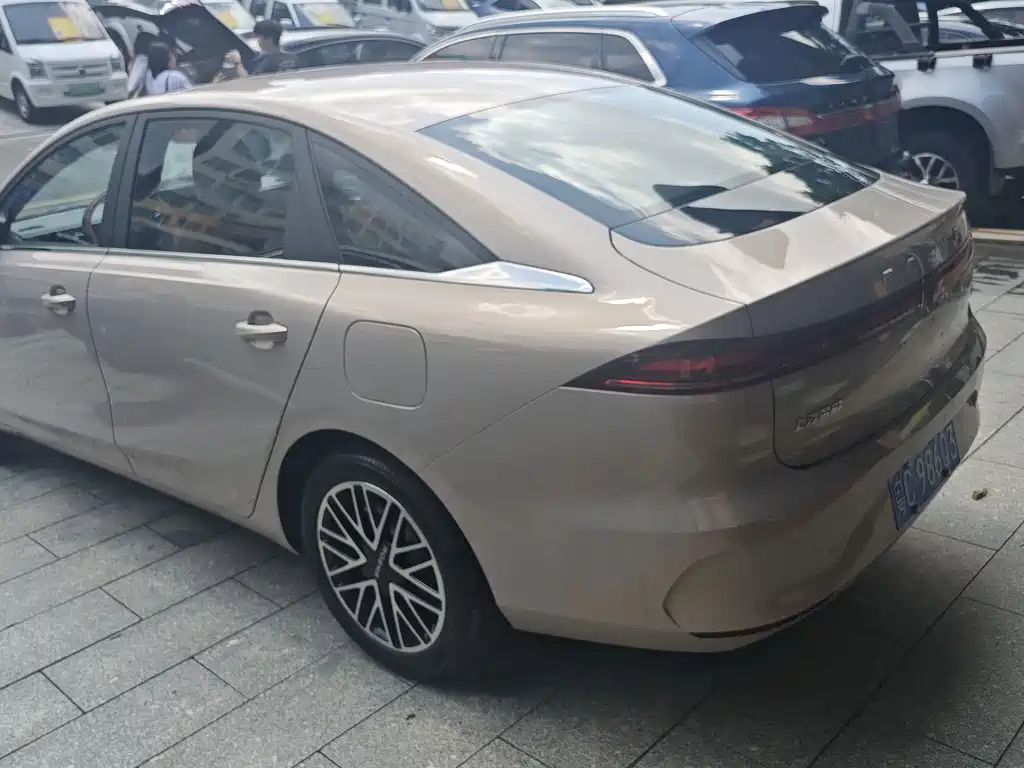 Roewe i6 — миниатюра 4