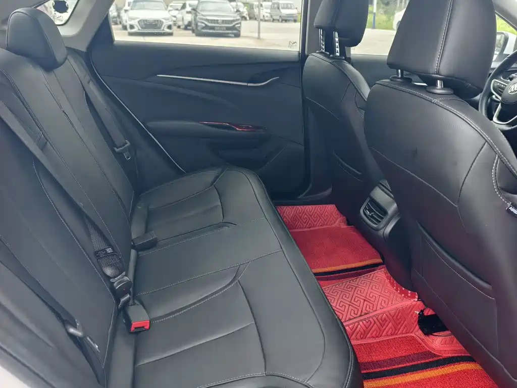 Buick Excelle — миниатюра 9