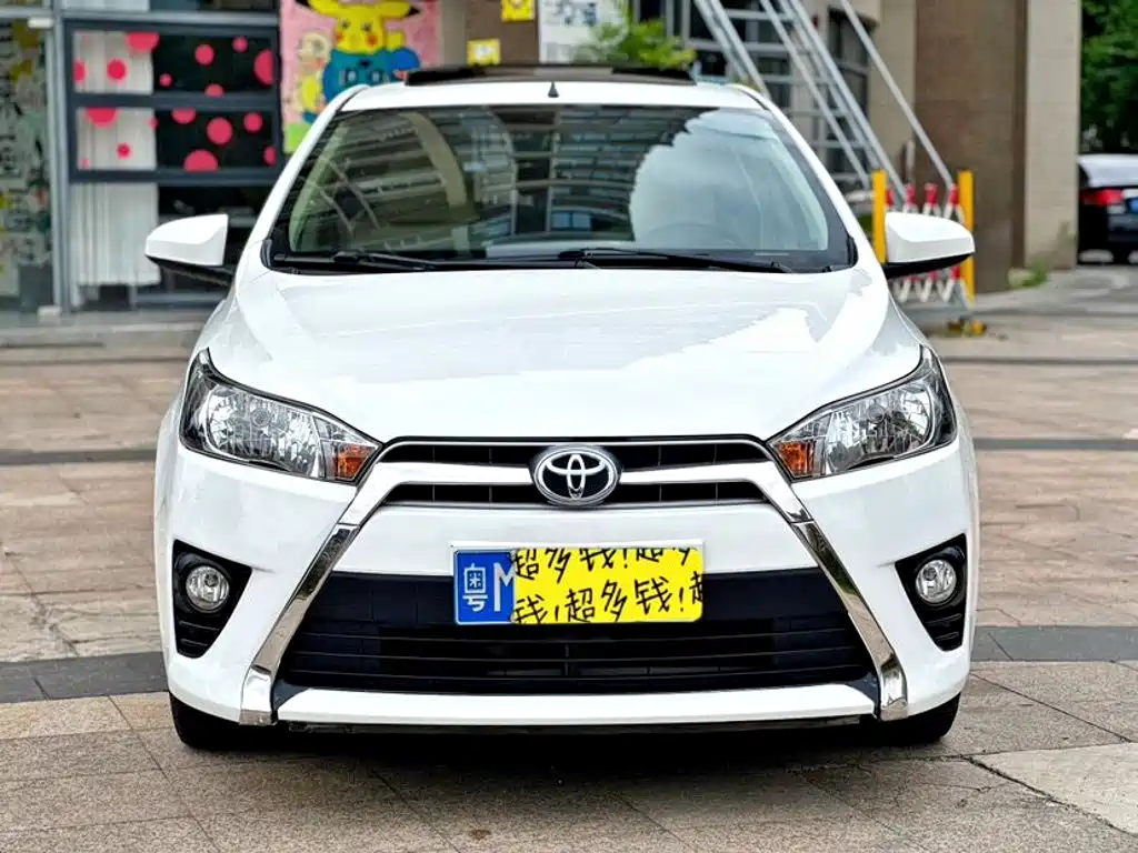 Toyota Yaris L — миниатюра 2