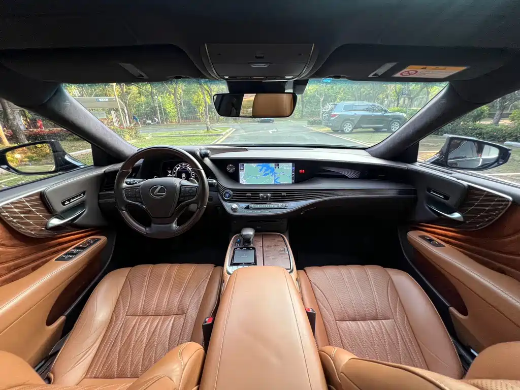 Lexus LS — миниатюра 4