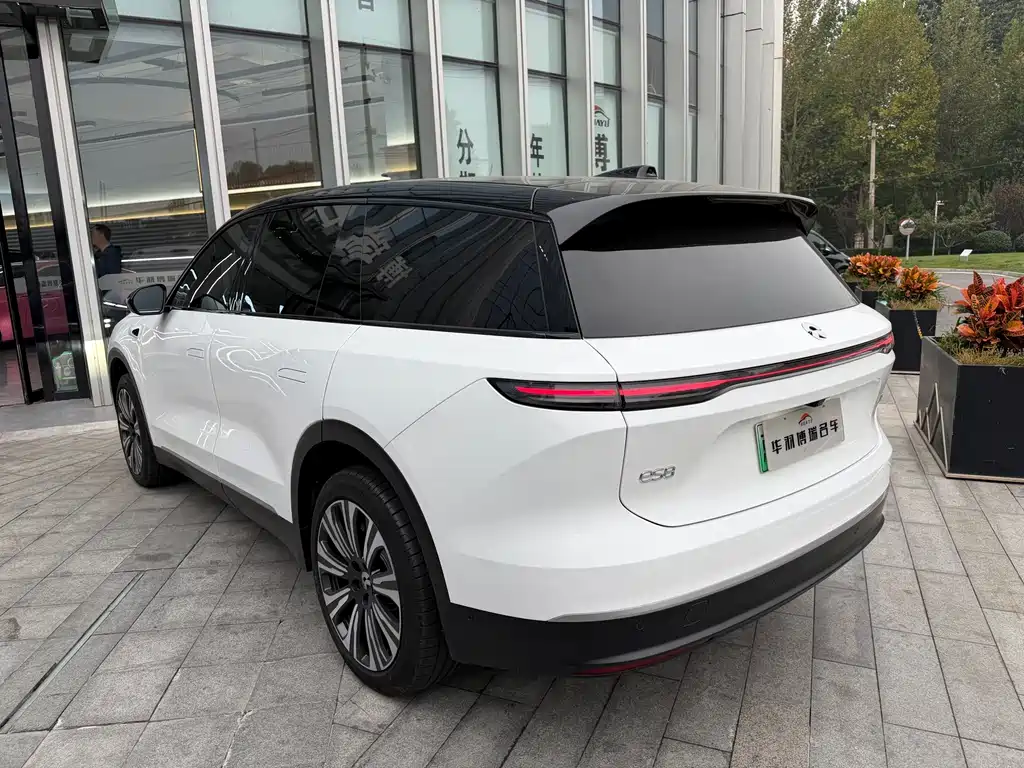 NIO ES8 — миниатюра 15