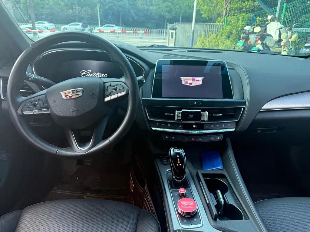 Cadillac CT5 — миниатюра 5
