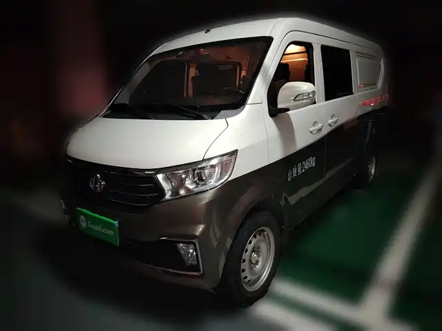CHANGAN CROSS STAR V5