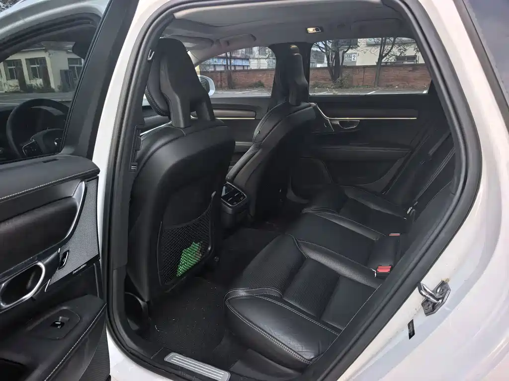 Volvo V90 — миниатюра 9