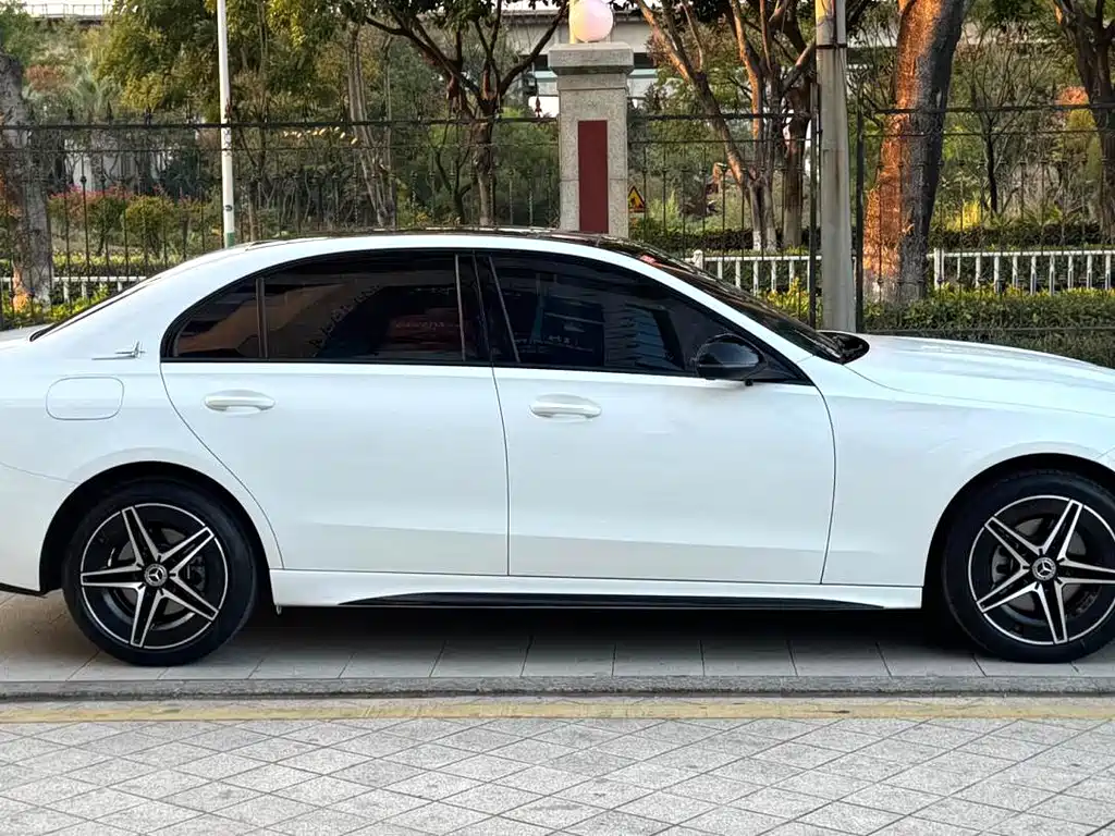 Mercedes-Benz C-Class — миниатюра 7