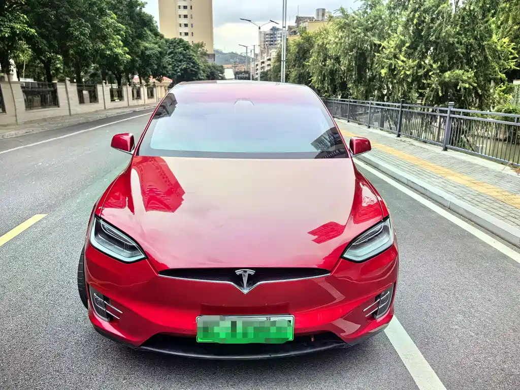 TESLA MODEL X