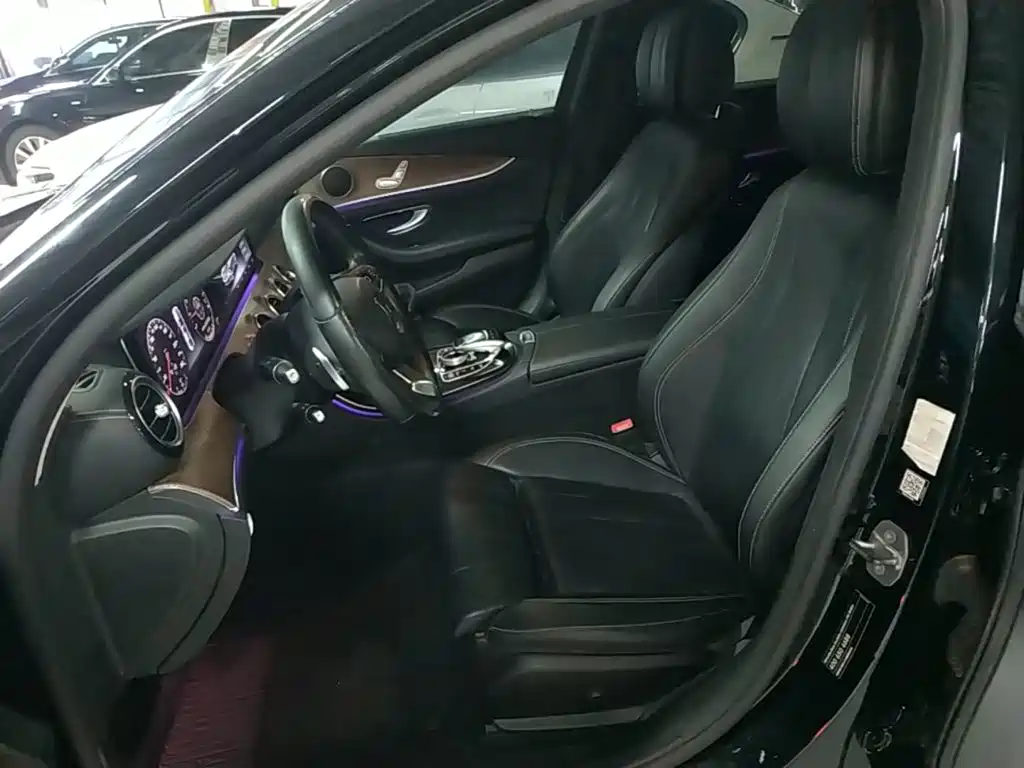 Mercedes-Benz E-Class — миниатюра 15