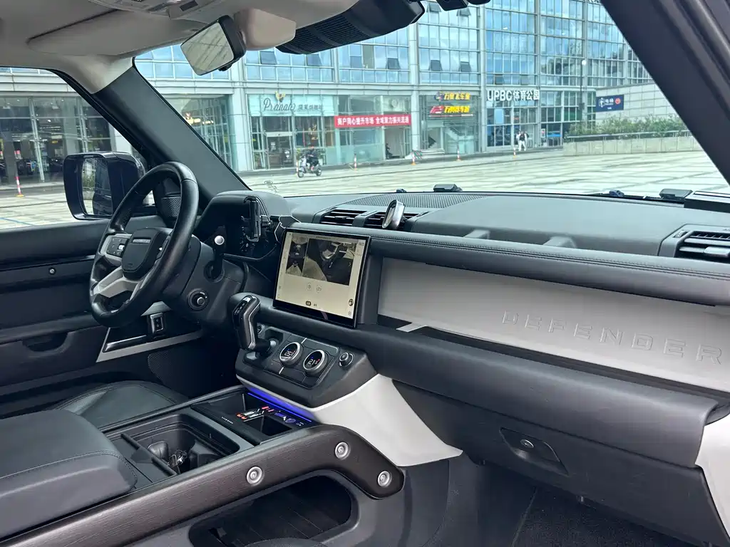Land Rover Defender — миниатюра 19