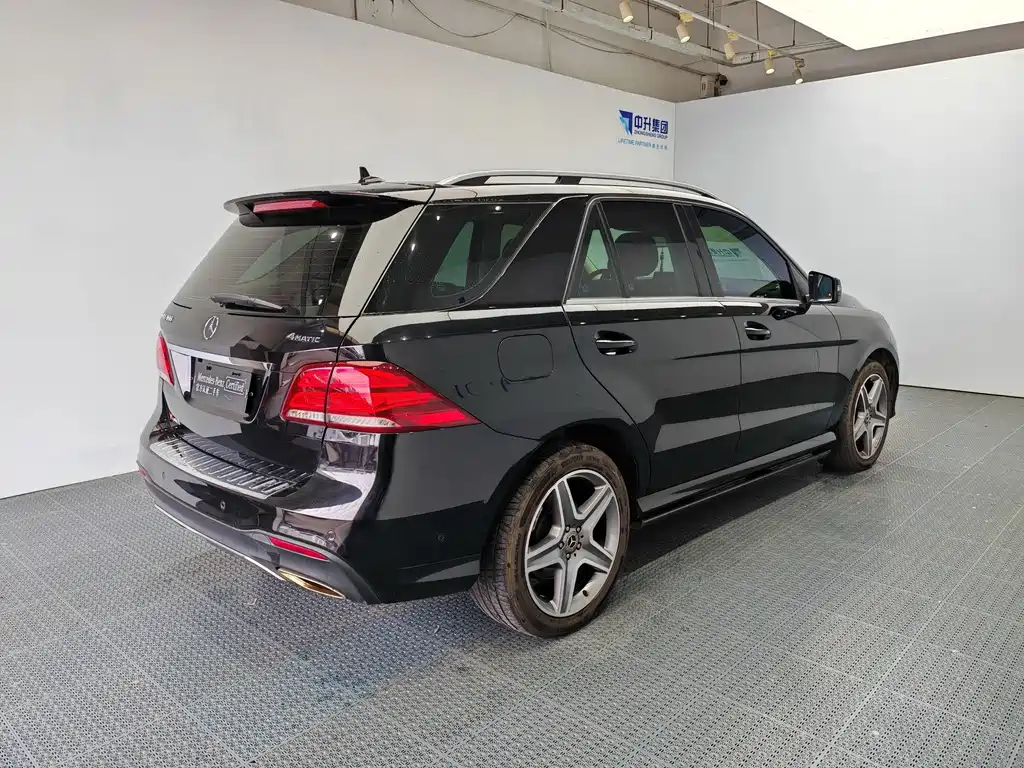 Mercedes-Benz GLE (Import) — миниатюра 6