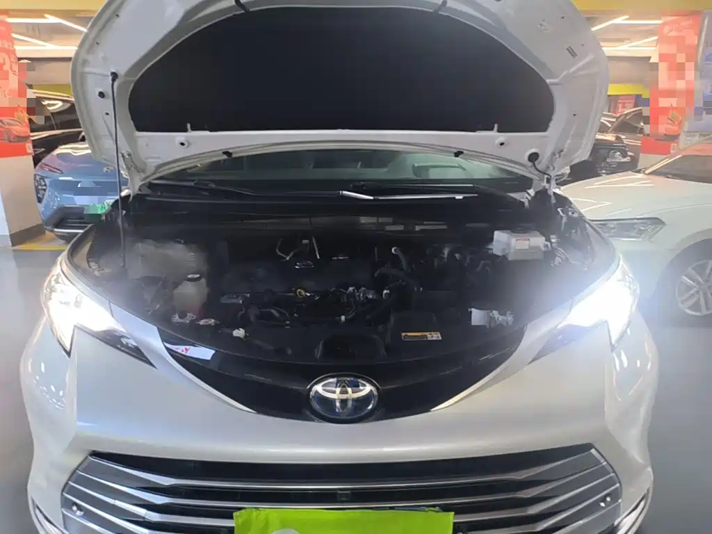 Toyota Sienna — миниатюра 20