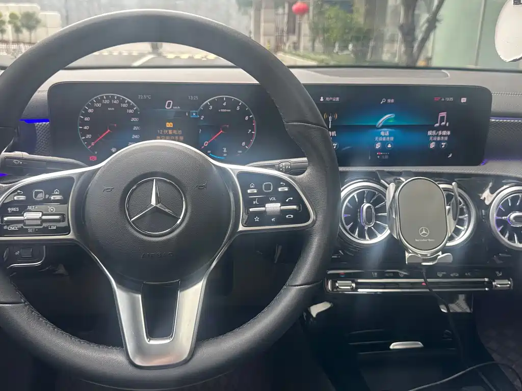 Mercedes-Benz A-Class — миниатюра 10