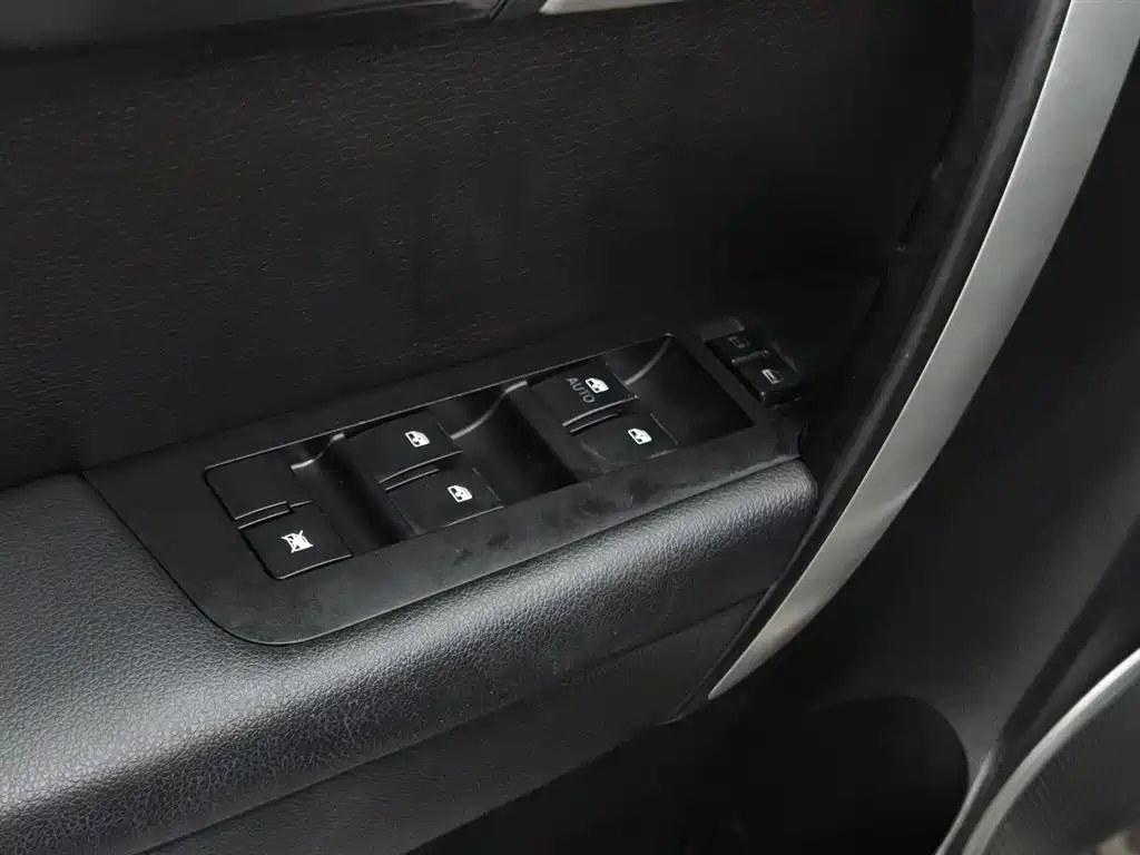 Chevrolet Captiva 2012 2.4L Flagship 7 мест