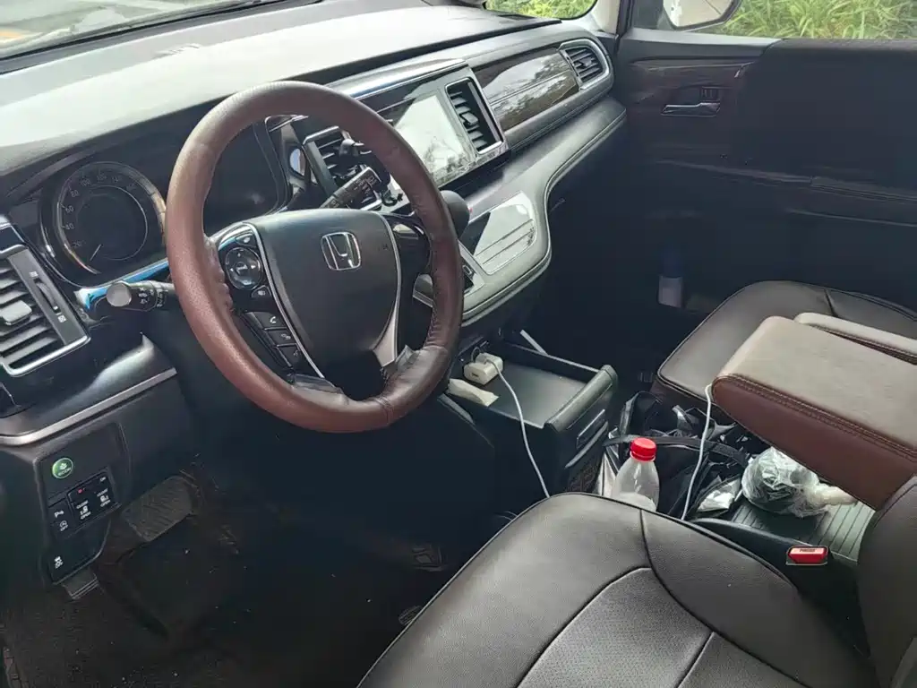 Honda Elysion — миниатюра 7