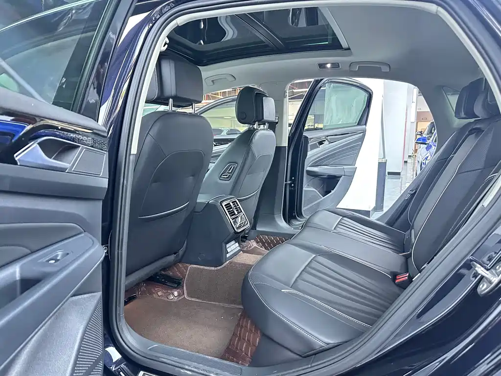 Volkswagen Passat — миниатюра 11