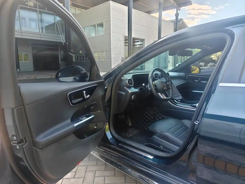 Mercedes-Benz C-Class — миниатюра 8
