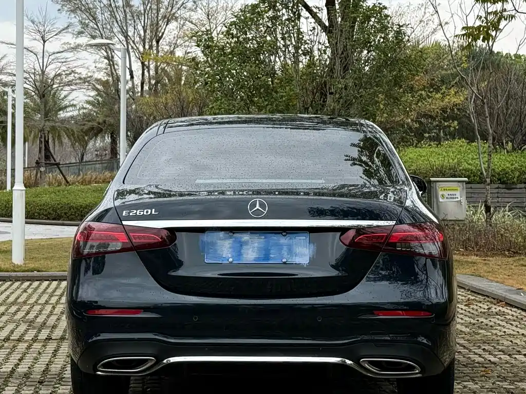 MERCEDES-BENZ E CLASS