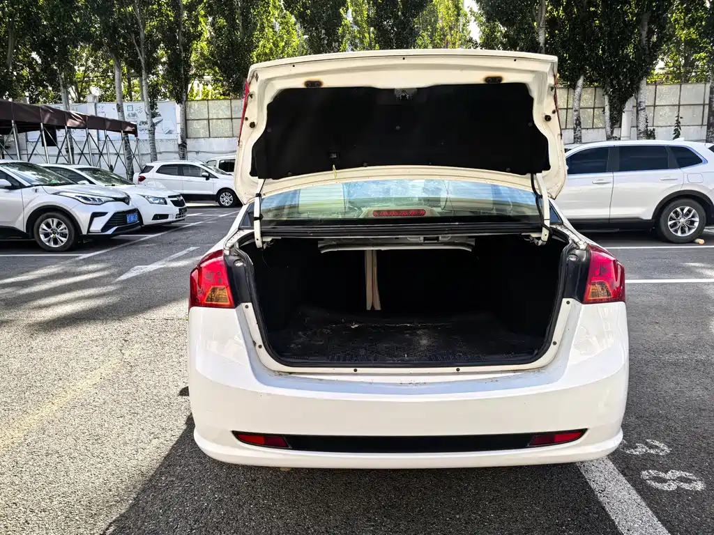 Buick Excelle — миниатюра 17