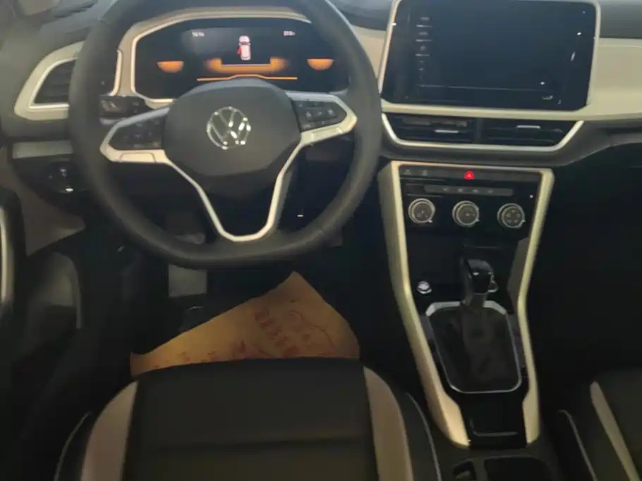 Volkswagen T-Roc — миниатюра 13