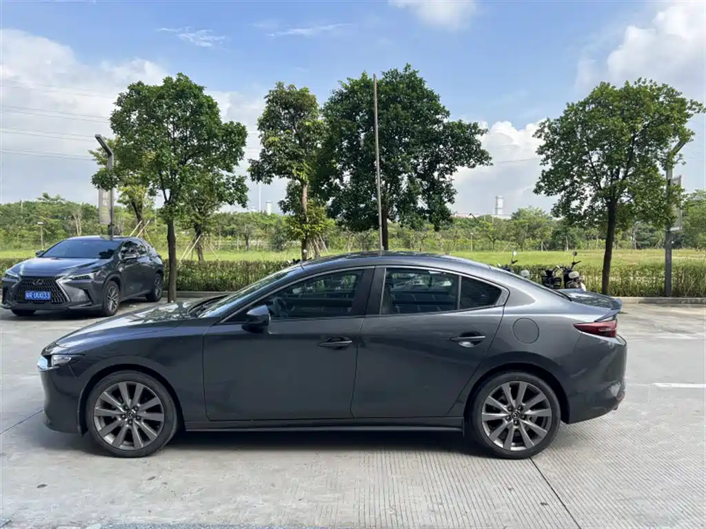 Mazda 3 Axela — миниатюра 3