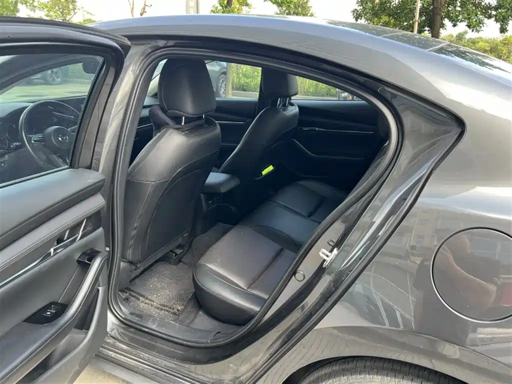 Mazda 3 Axela — миниатюра 6