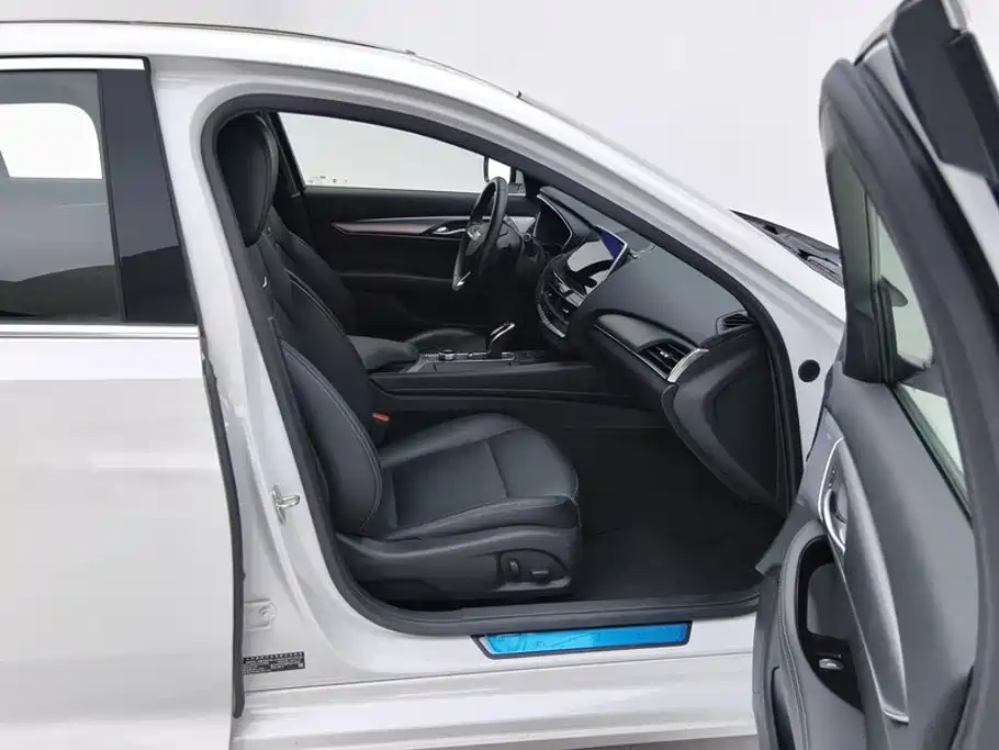 Cadillac CT5 — миниатюра 8