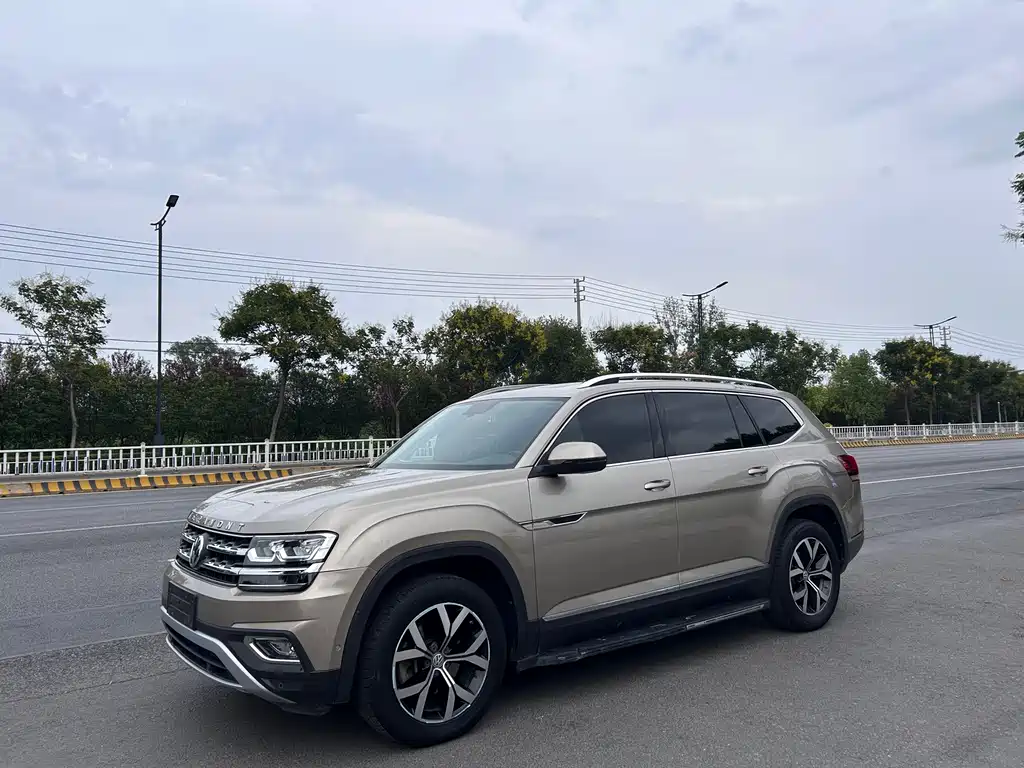 VOLKSWAGEN TOURANG