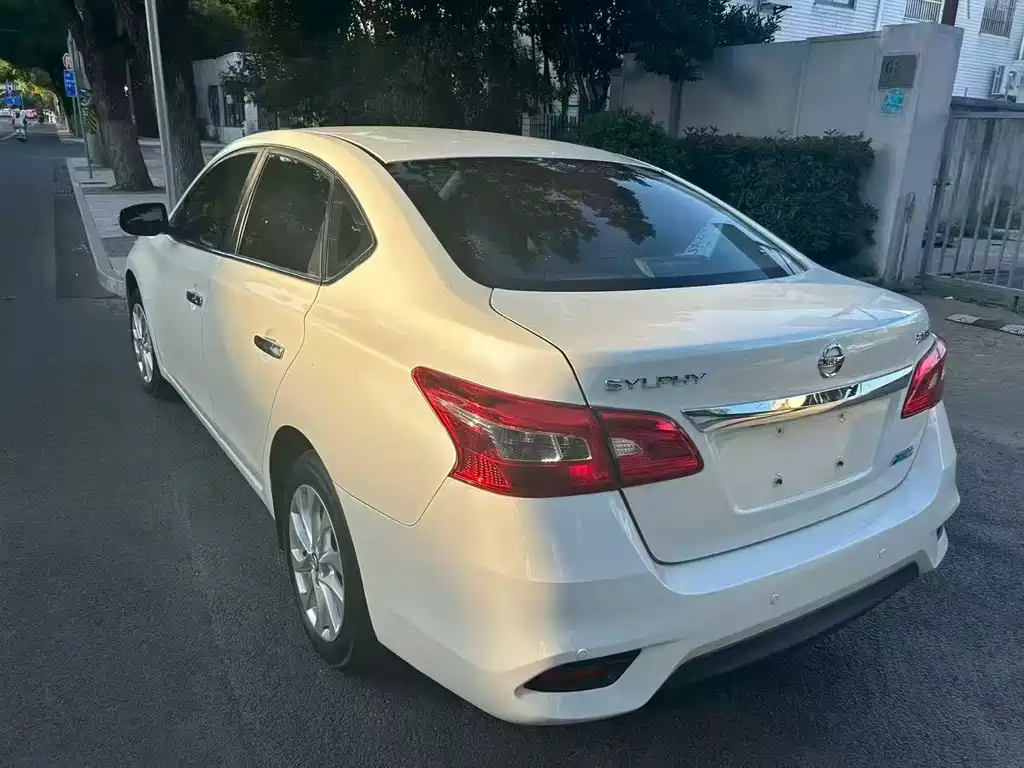 Nissan Sylphy 2018 1.6XV CVT Premium