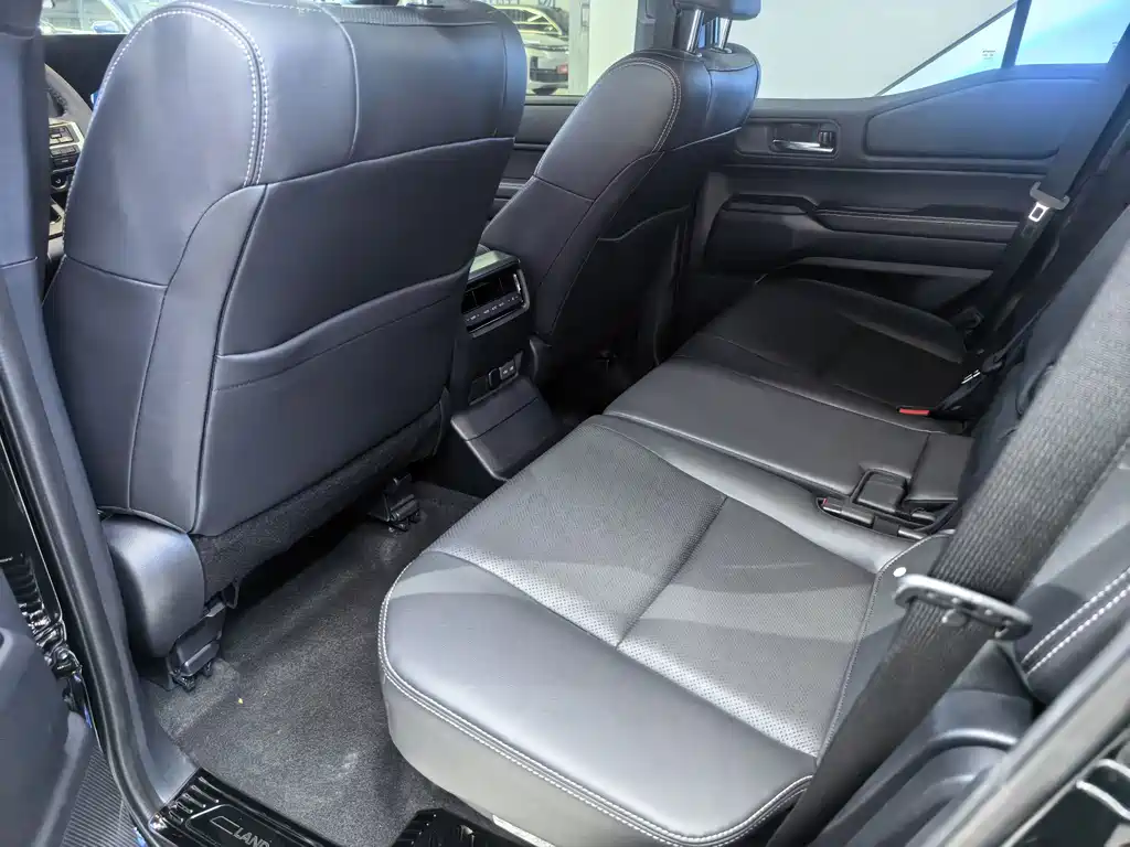 Toyota Prado — миниатюра 8
