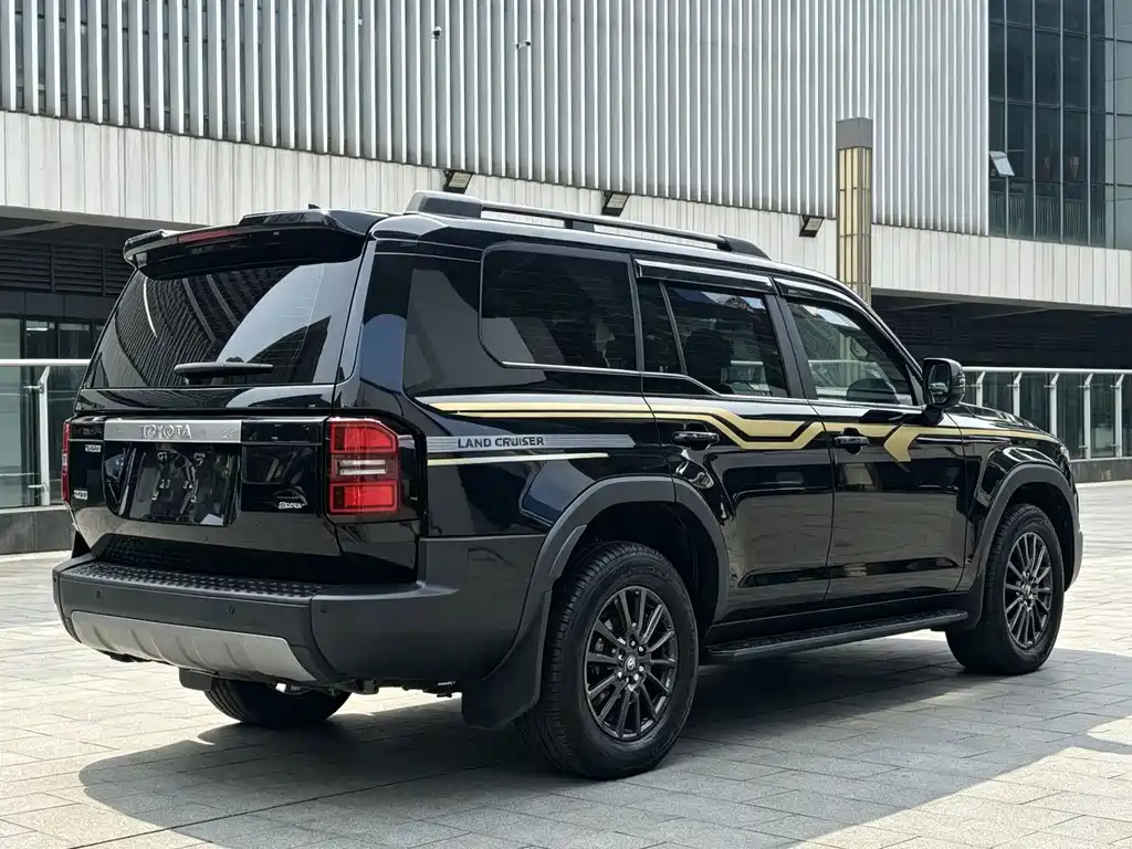 Toyota Prado — миниатюра 10