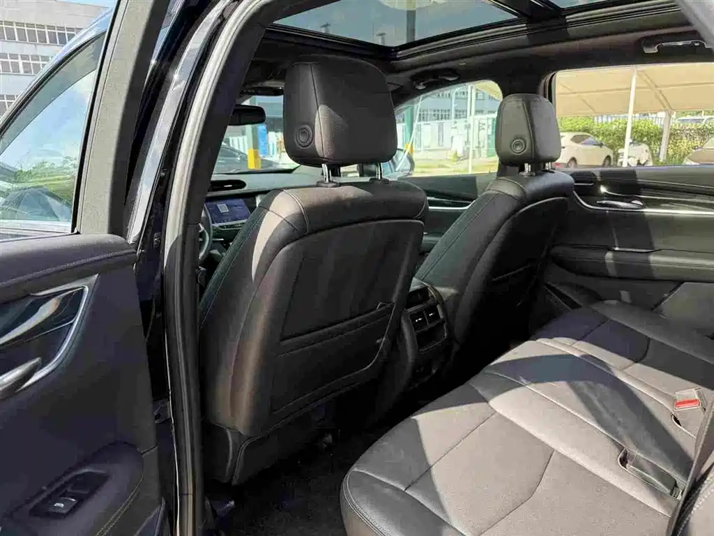 Cadillac XT5 — миниатюра 5