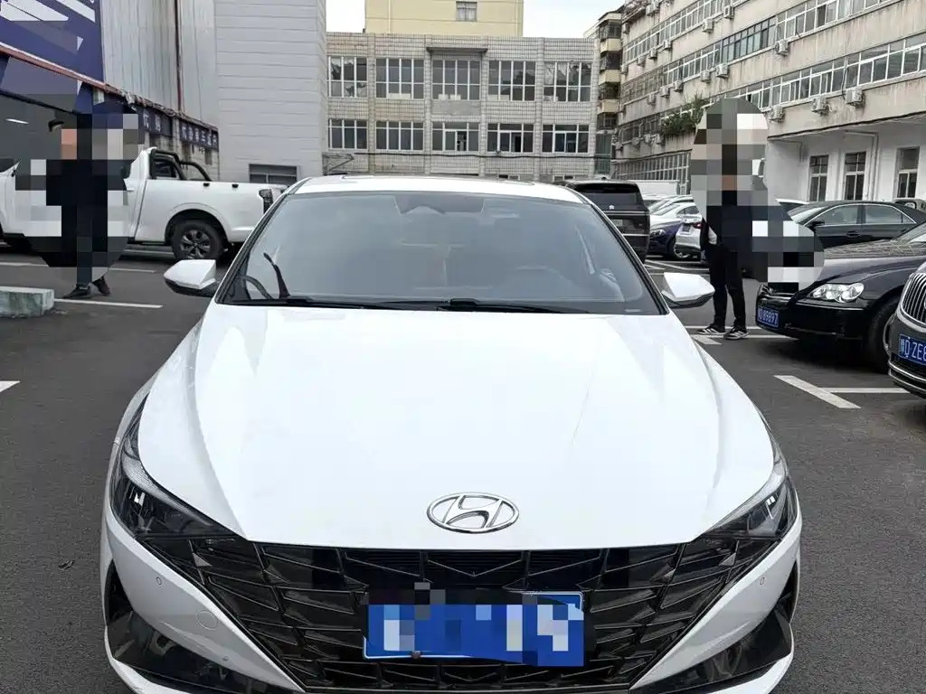 Hyundai Elantra — миниатюра 3