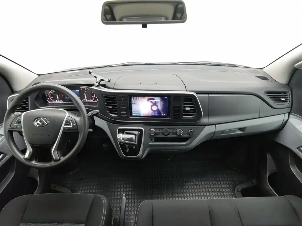 Maxus V80 2025 PRO 2.0T AT 5/6 мест