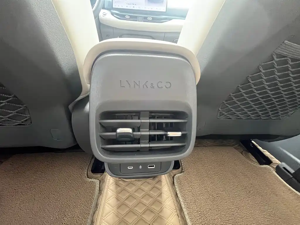 Lynk & Co 06 EM-P — миниатюра 16