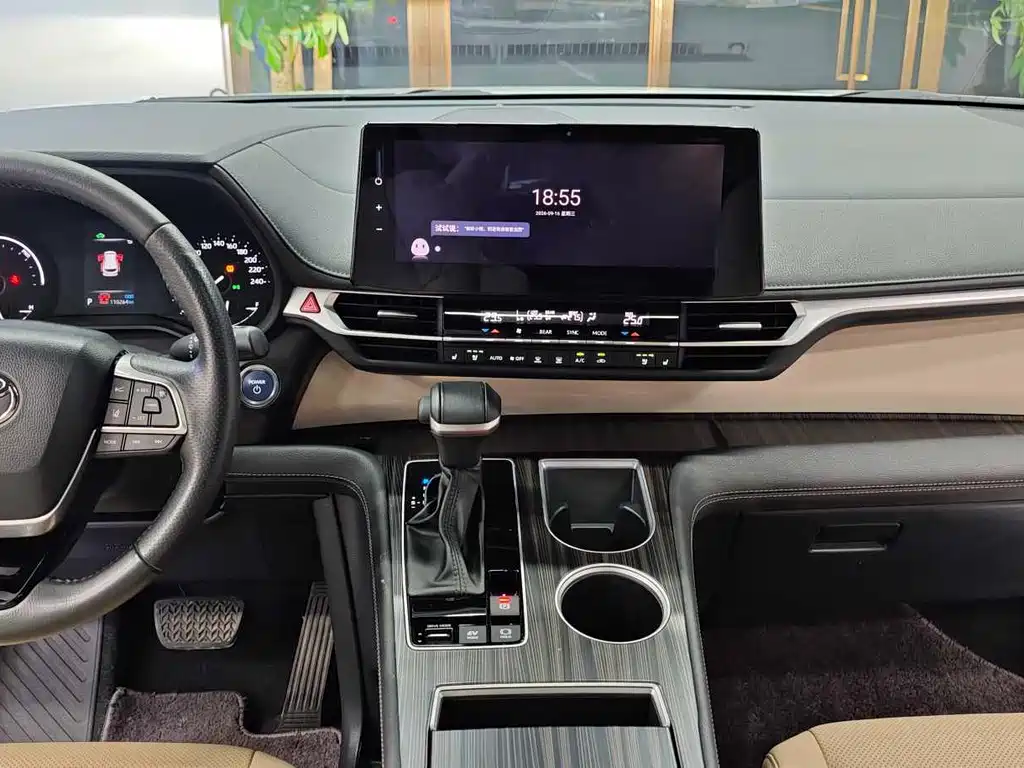 Toyota Sienna — миниатюра 8