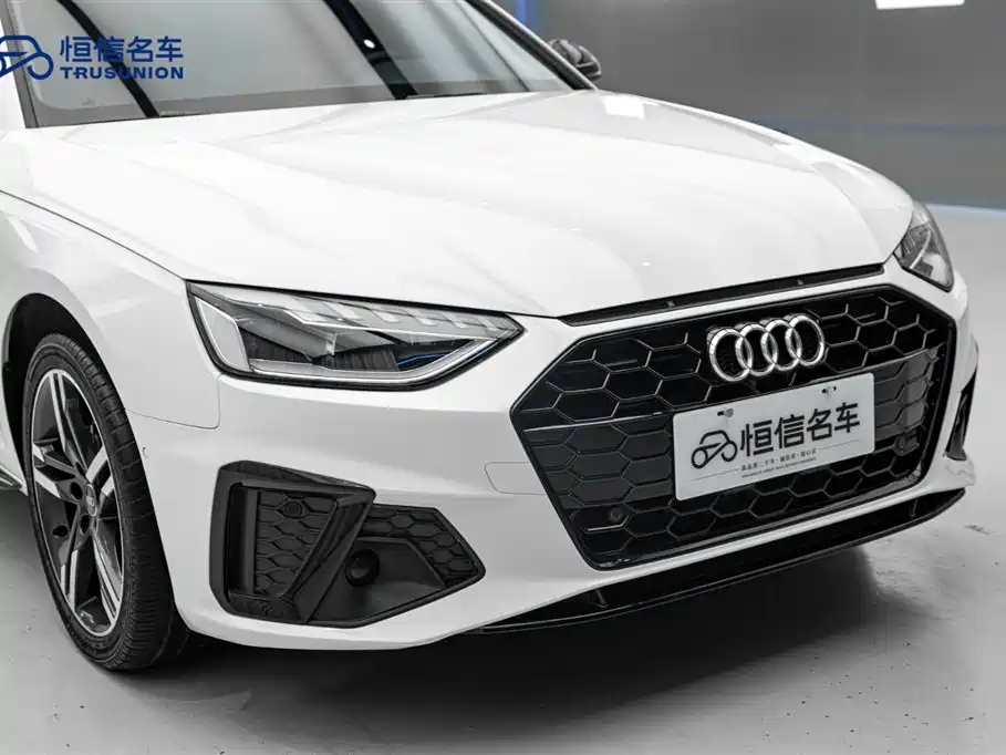 Audi A4L 2022 40 TFSI Luxury