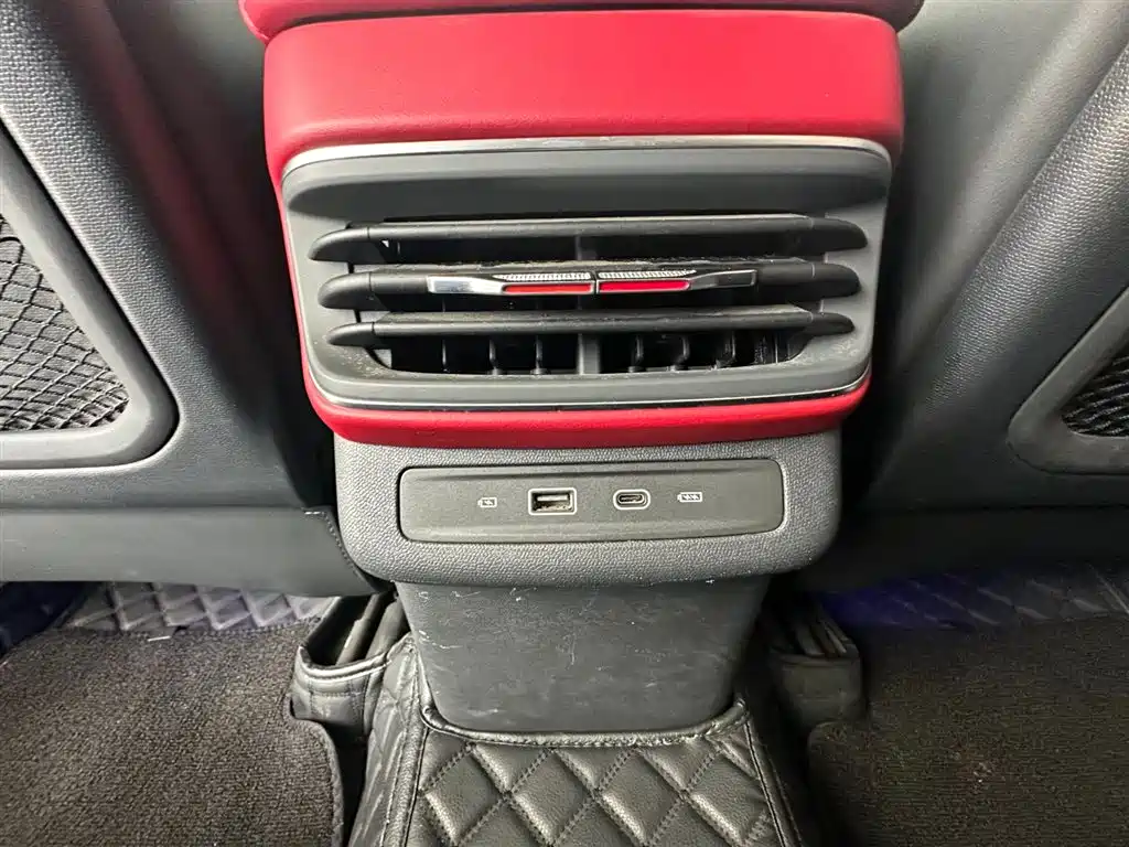 Hongqi Hongqi HS3 PHEV — миниатюра 12