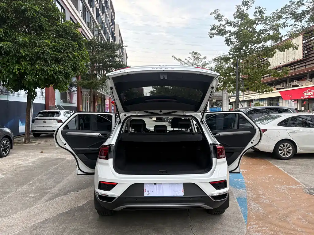 Volkswagen T-Roc — миниатюра 15