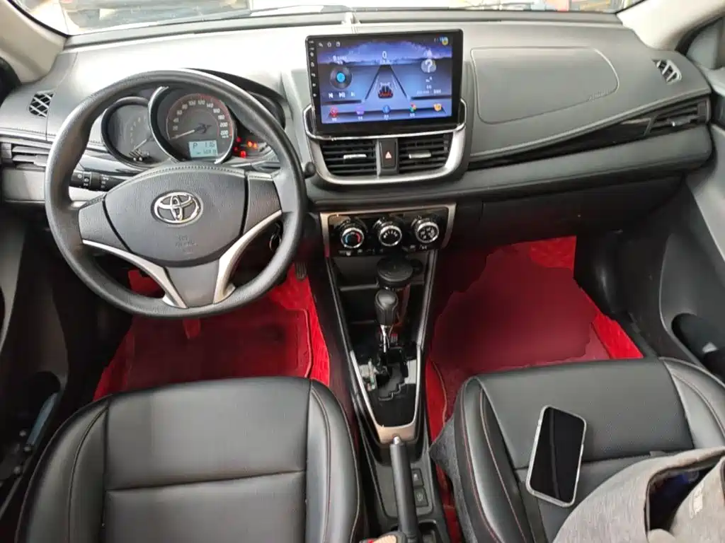 Toyota Yaris L — миниатюра 10