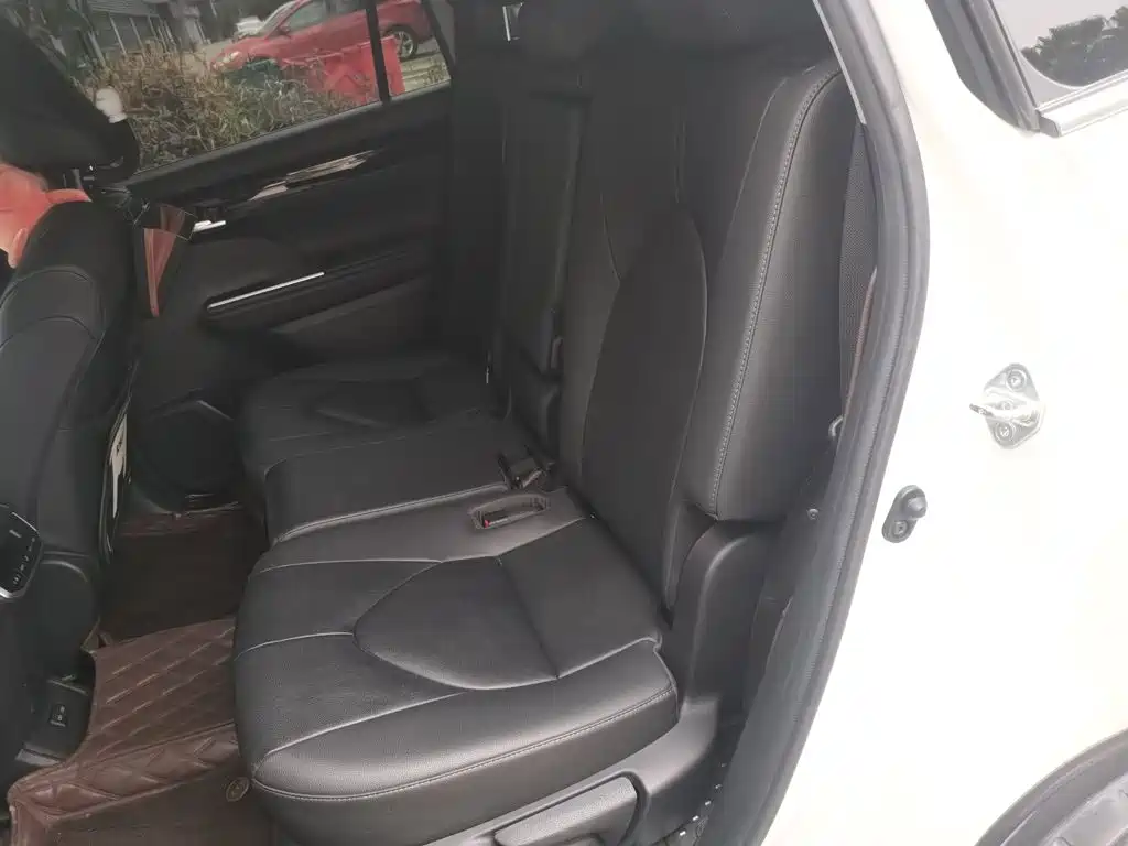 Toyota Highlander — миниатюра 18