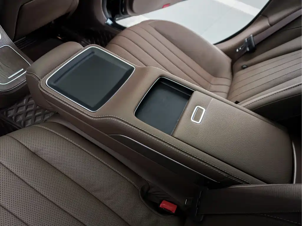 Mercedes-Benz E-Class — миниатюра 29
