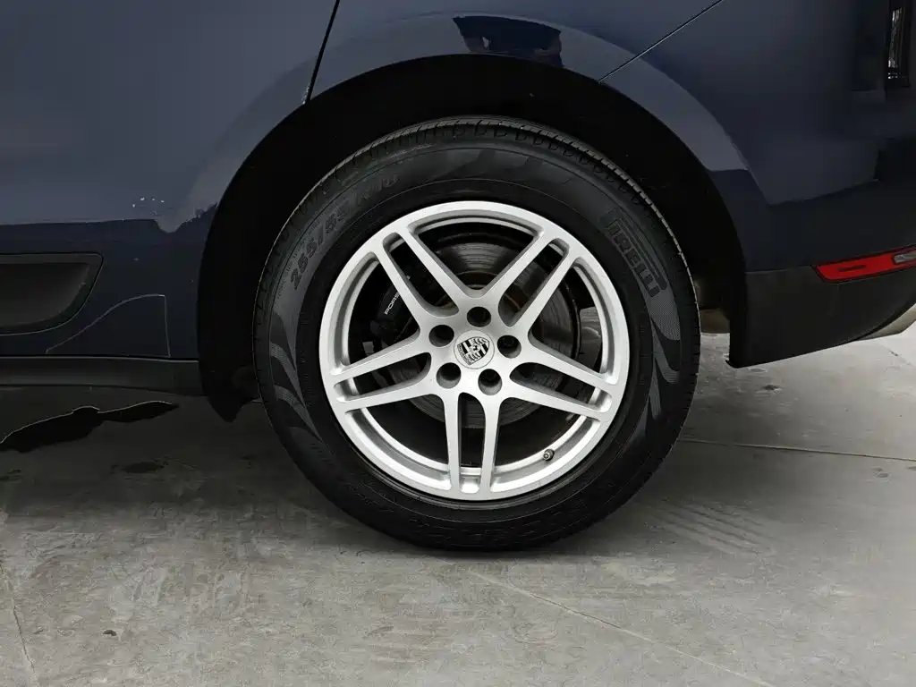 Porsche Macan — миниатюра 8