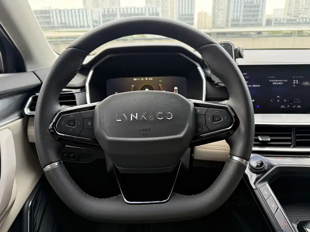 Lynk & Co 06 EM-P — миниатюра 15